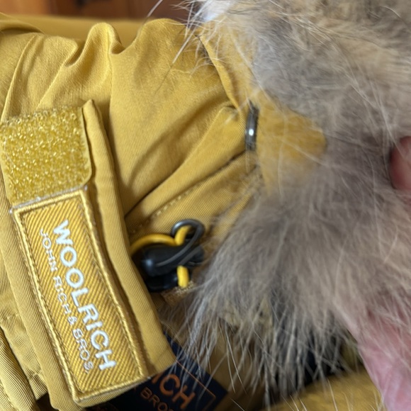 Woolrich Women's Arctic Parka in Ramar Size Small NWT - Picture 3 of 9